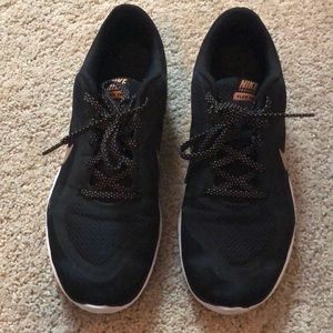 Nike FLEX TR 6 black with cooper Nike sign size 8